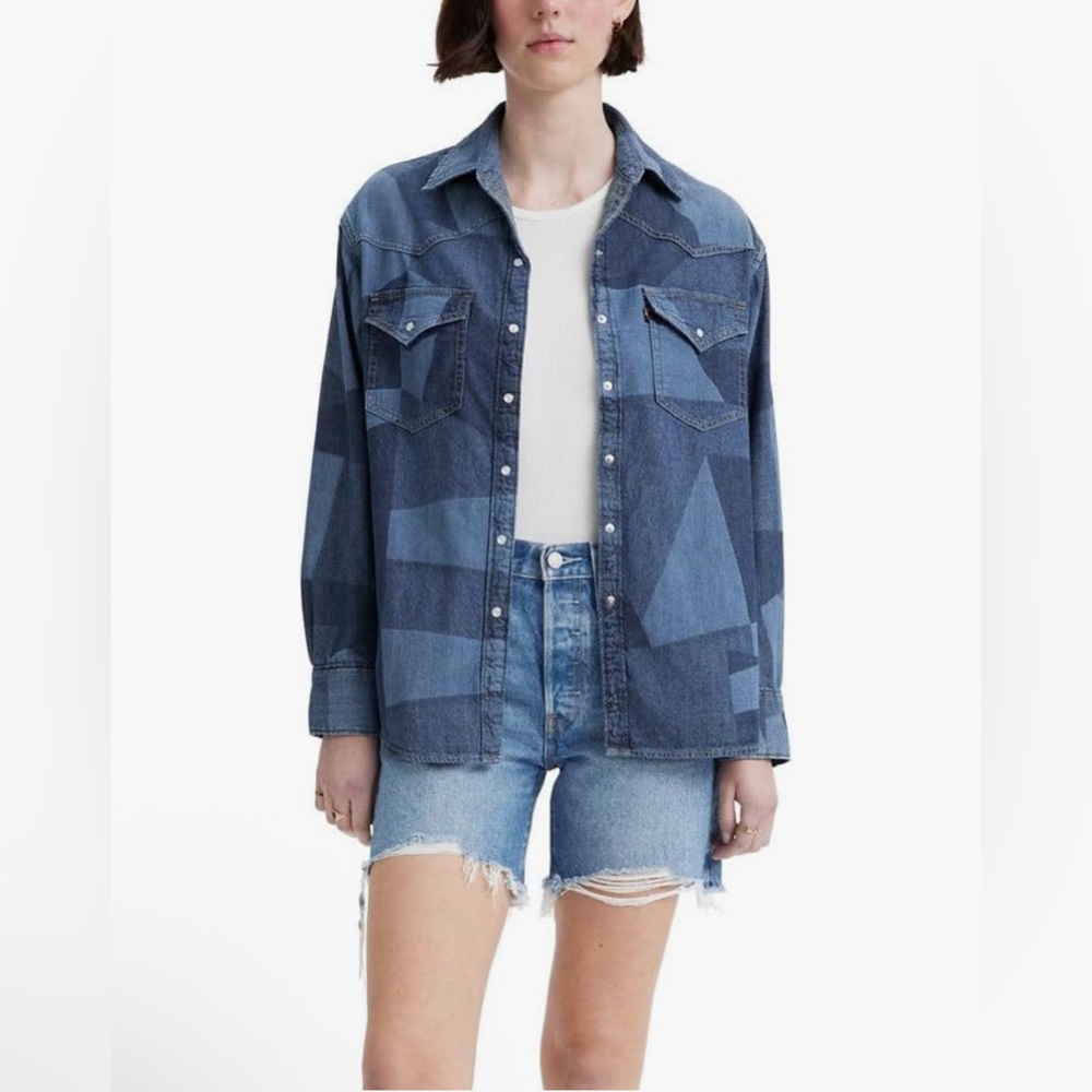 NWT Levi's Women's Dylan Relaxed Western Laser Patch Button Down Shirt